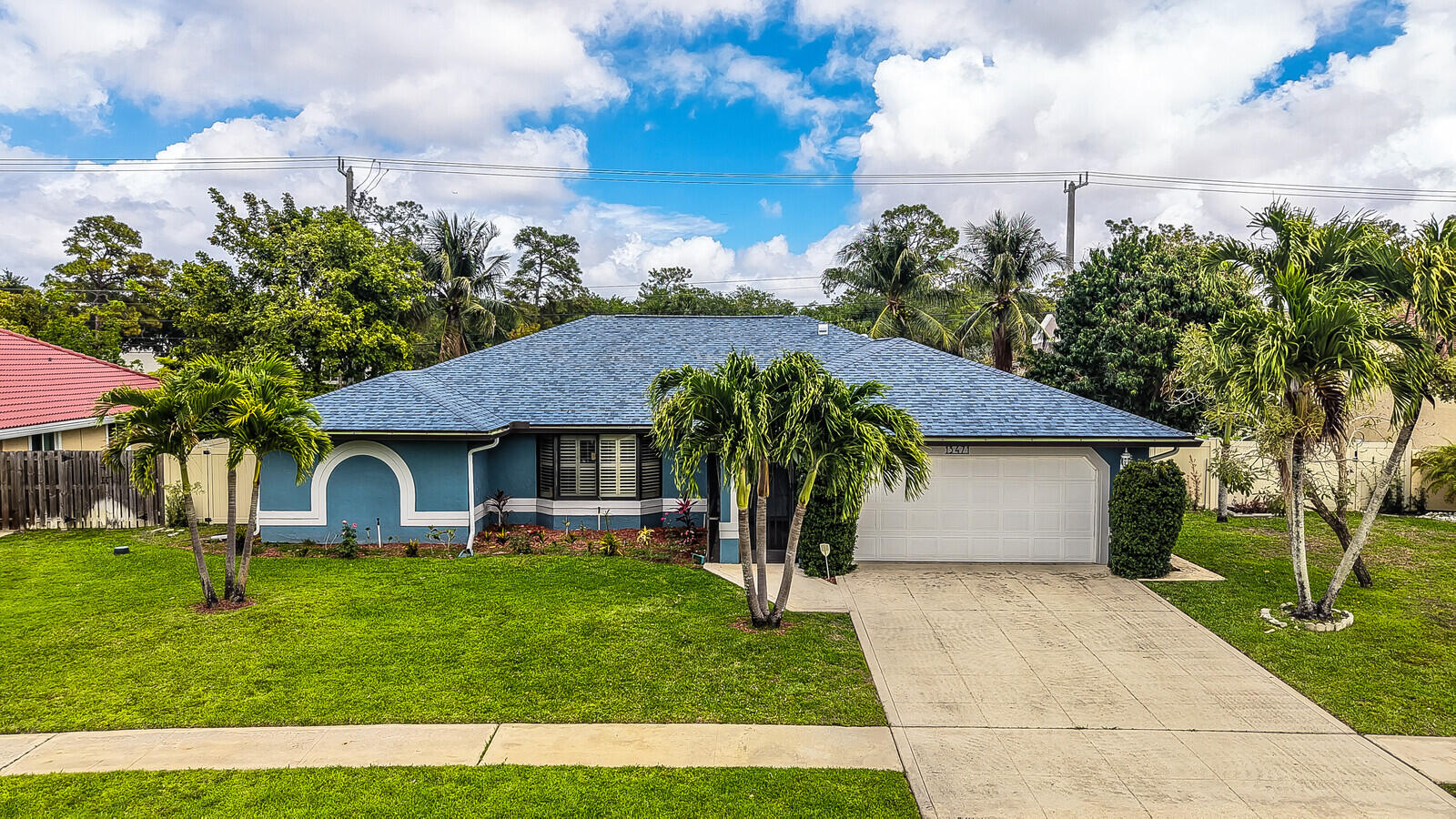 SUGAR POND MANOR OF WELLINGTON - Residential