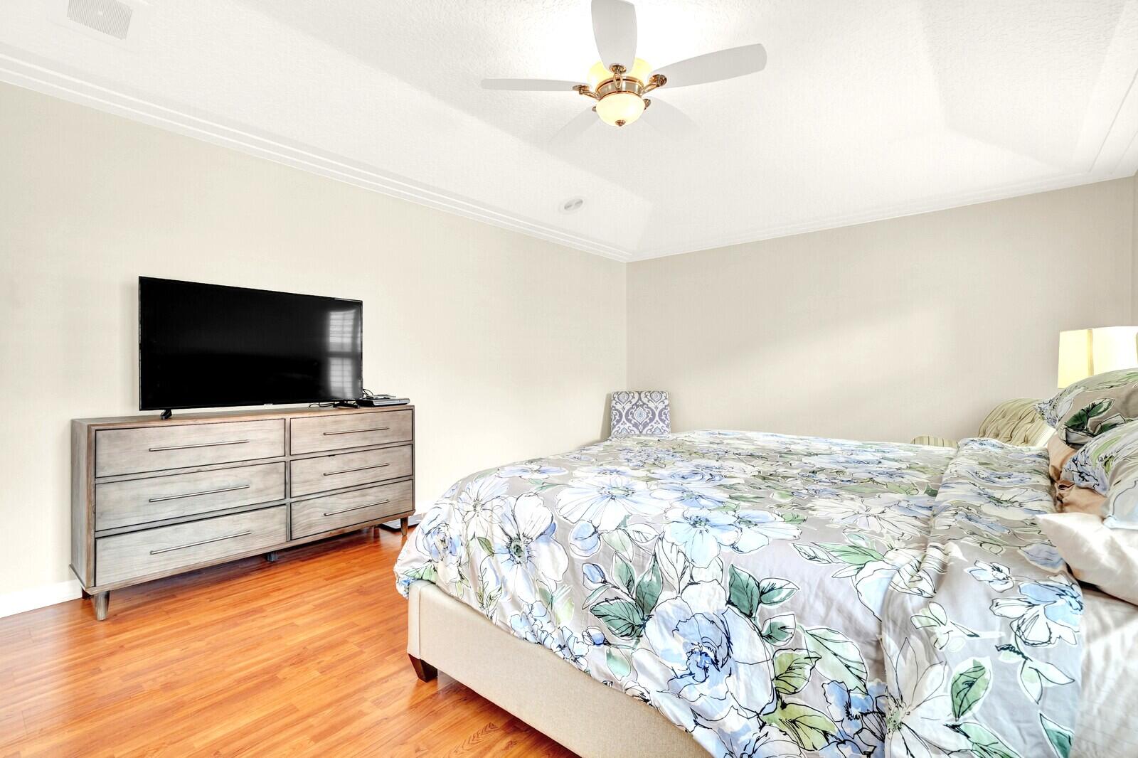 SUGAR POND MANOR OF WELLINGTON - Residential