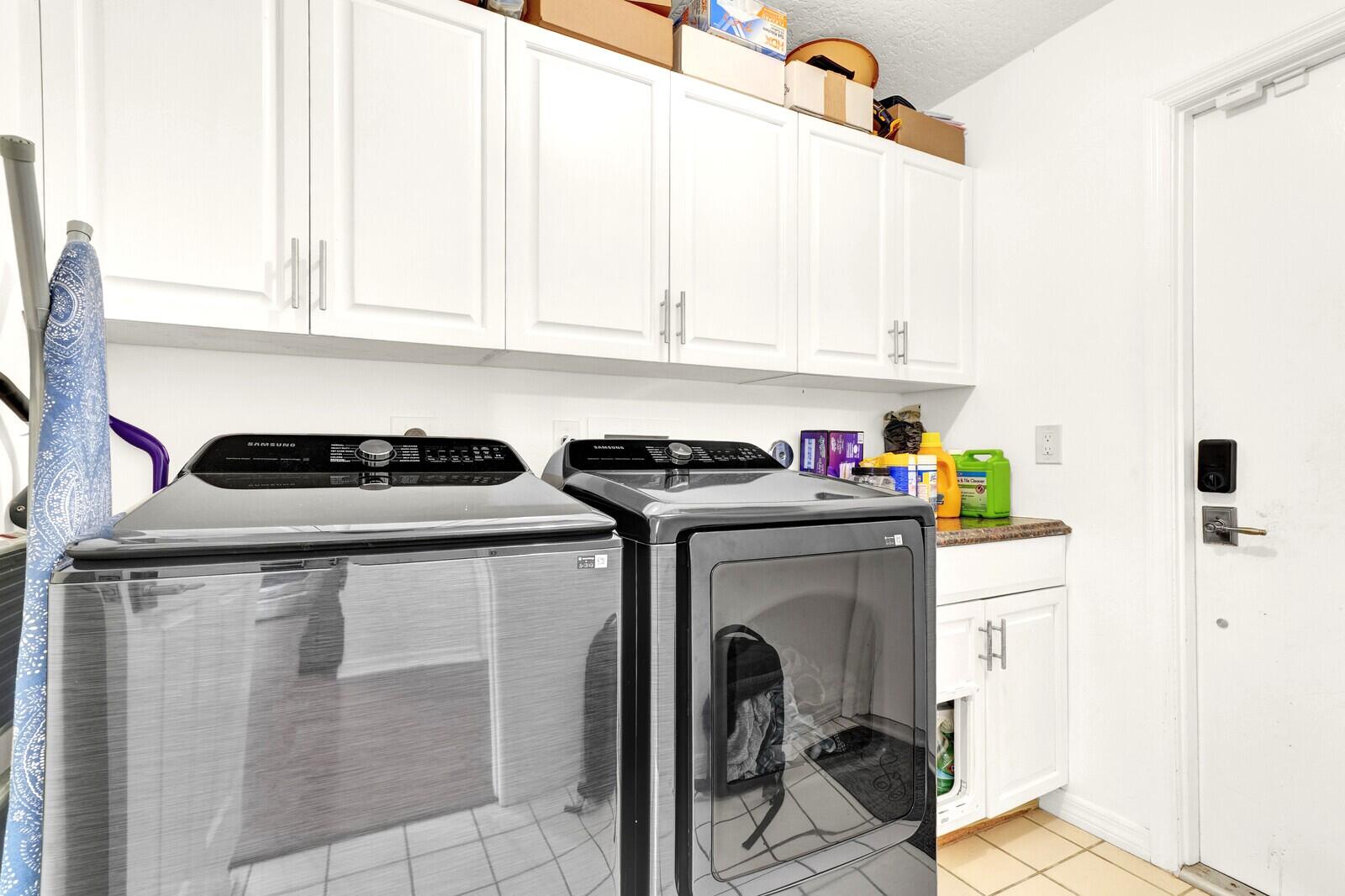 SUGAR POND MANOR OF WELLINGTON - Residential