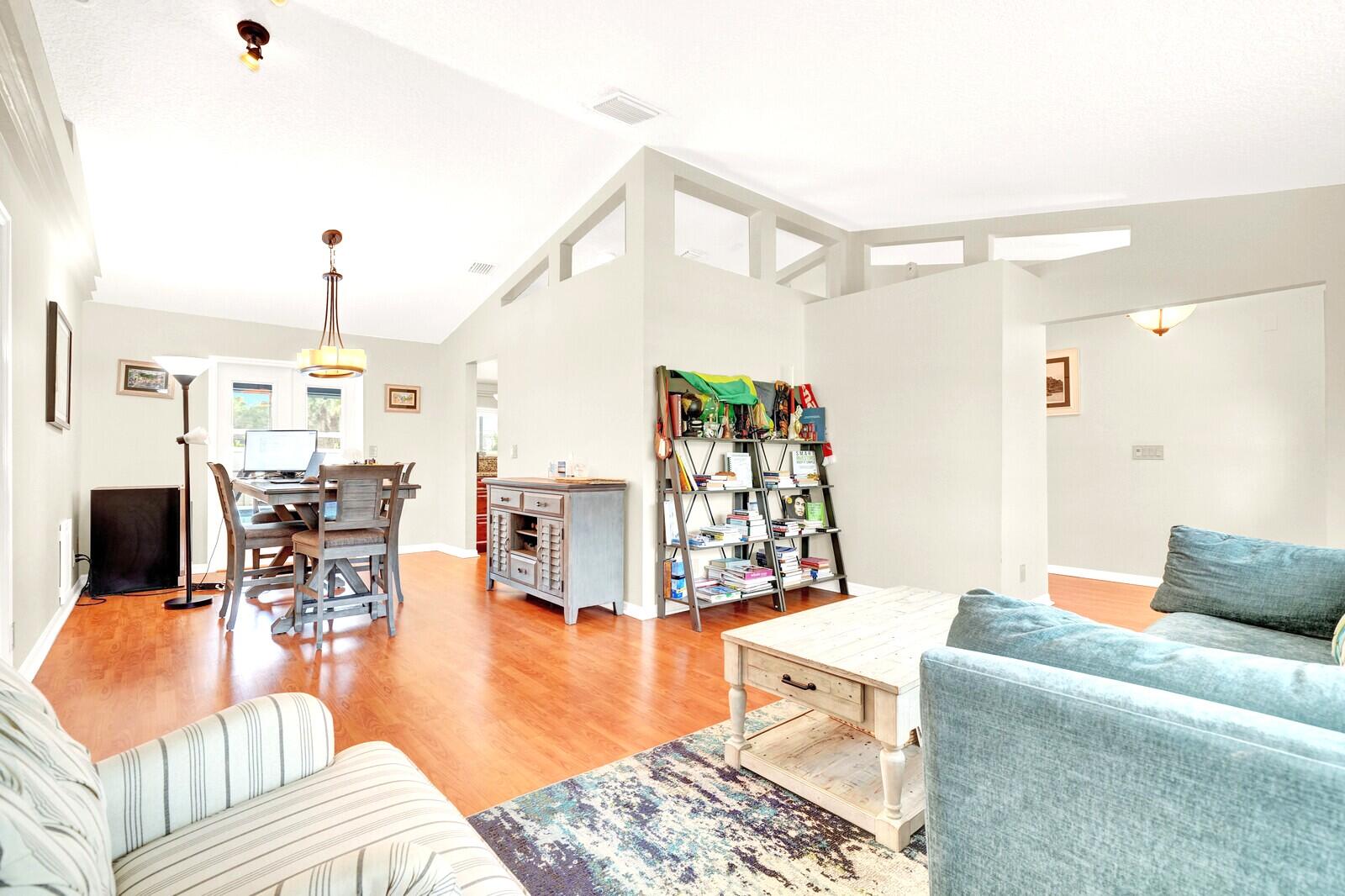 SUGAR POND MANOR OF WELLINGTON - Residential