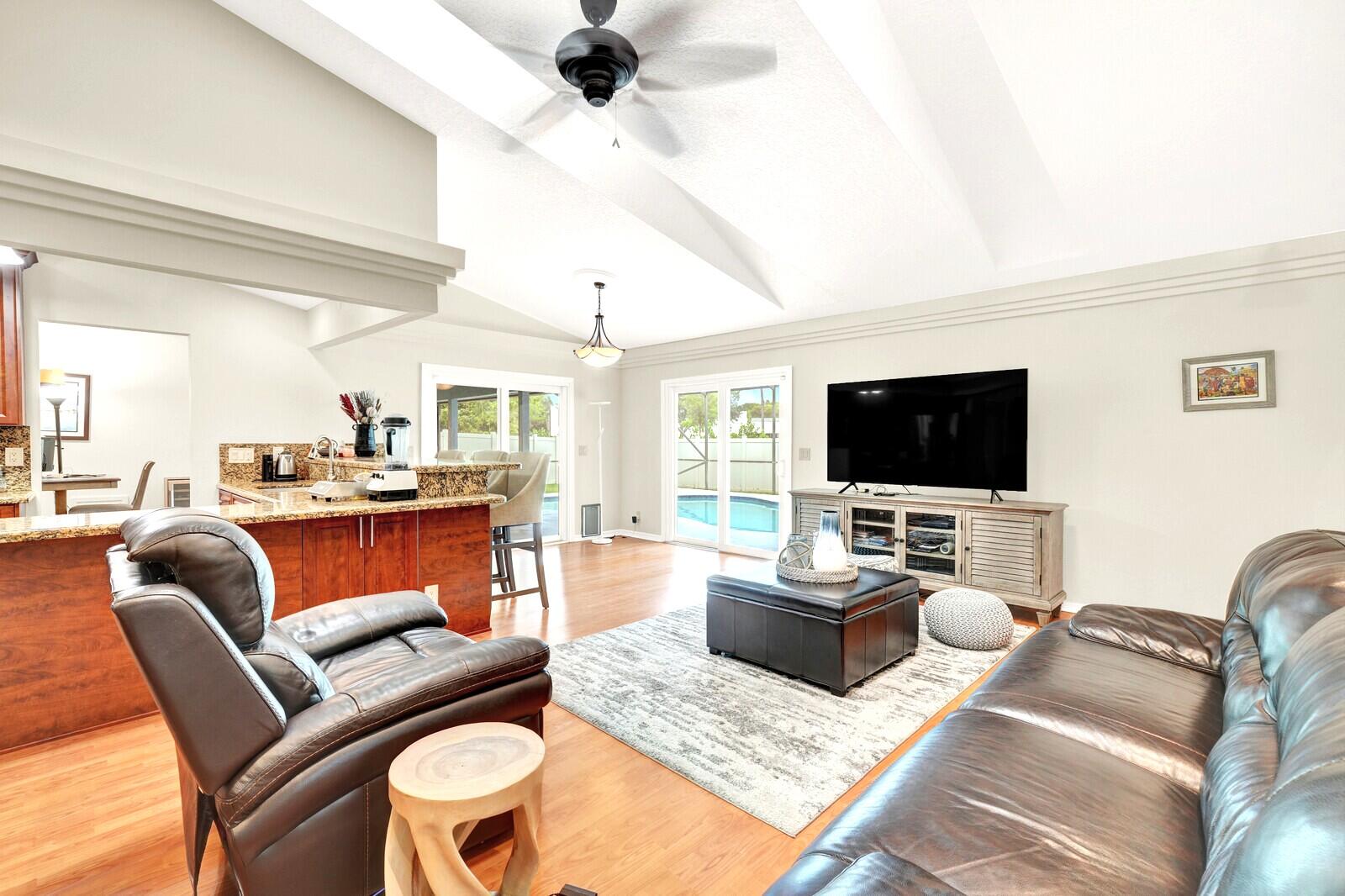 SUGAR POND MANOR OF WELLINGTON - Residential