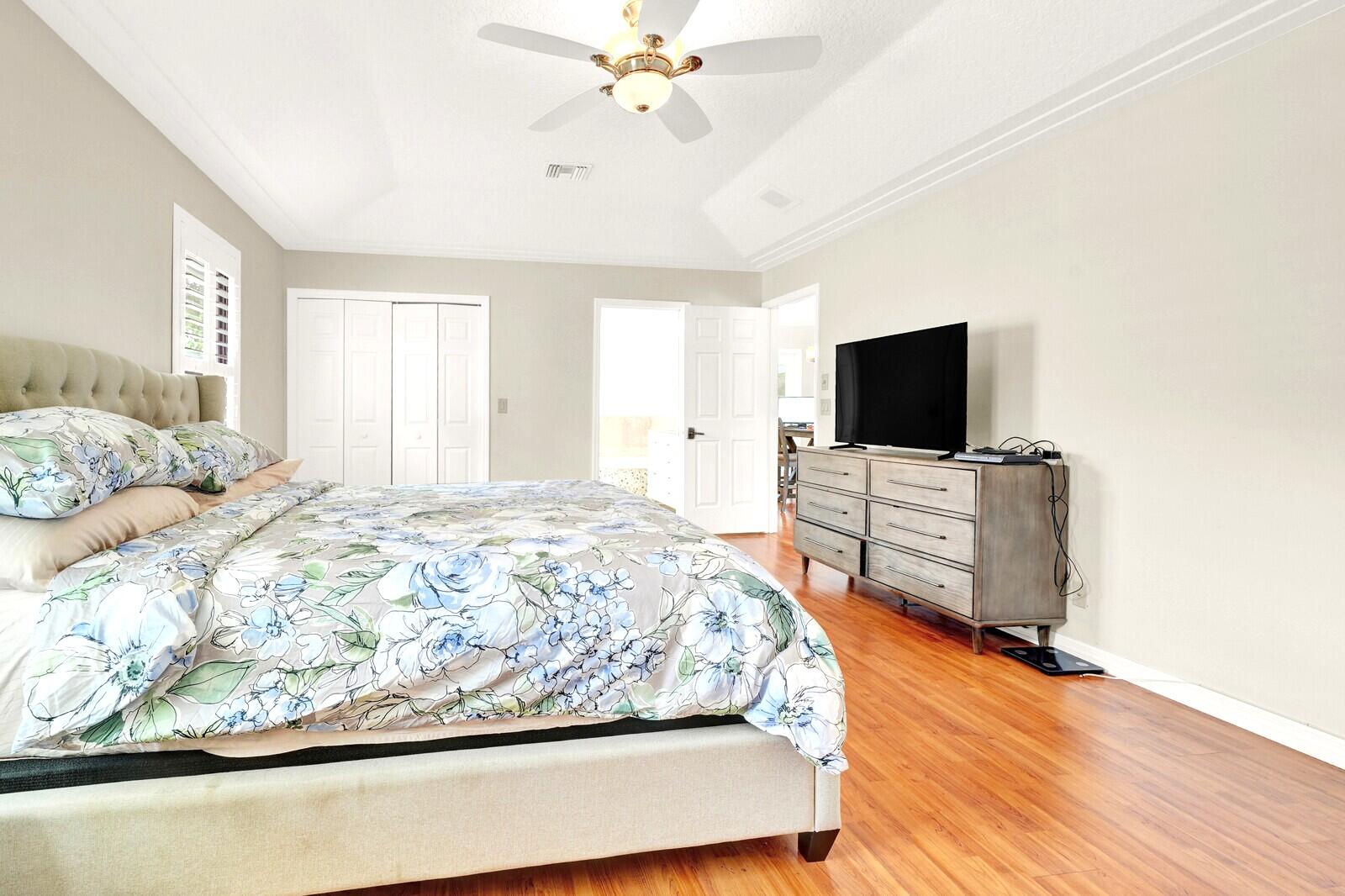 SUGAR POND MANOR OF WELLINGTON - Residential