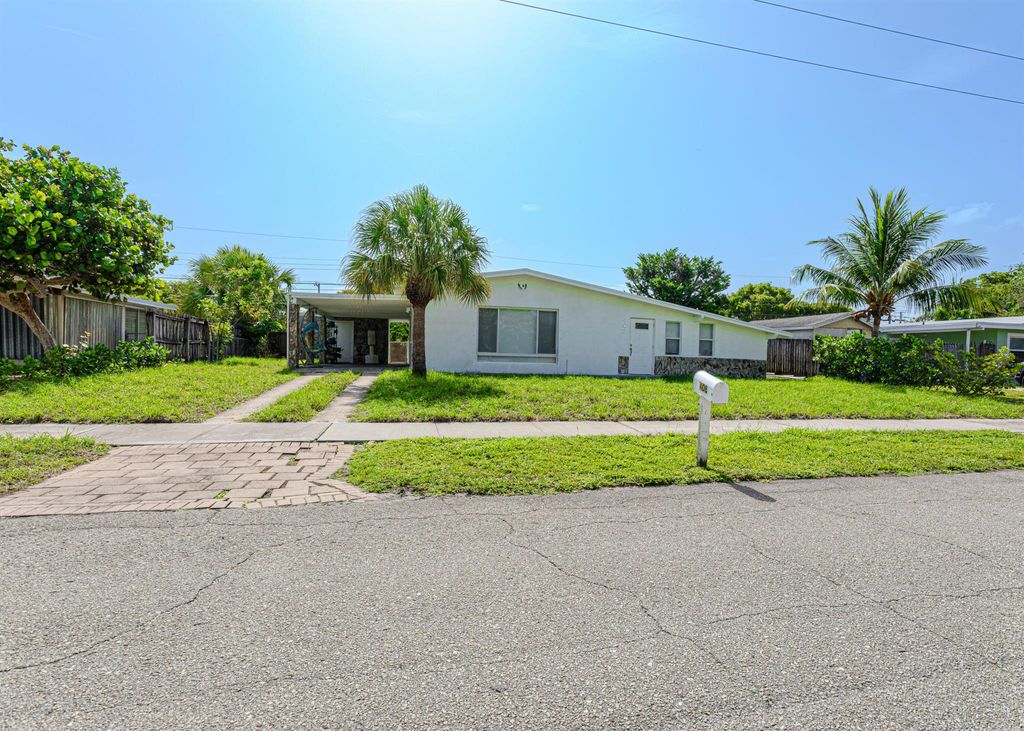 Photo of 408 S 9th Street, Lantana, FL 33462 (MLS # R11109377)