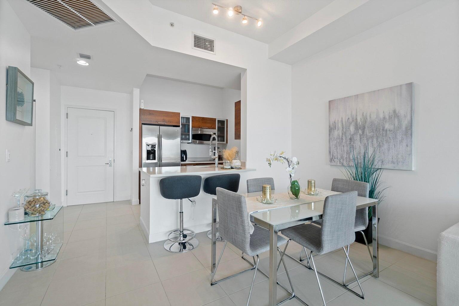 CITY PALMS CONDO - Residential