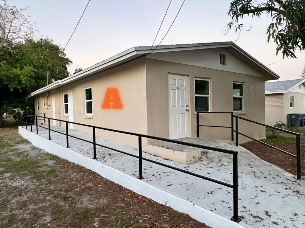 Photo of 1502 Avenue I #A, Fort Pierce, FL 34950 (MLS # R11159633)