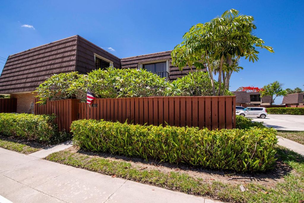 Photo of 1913 19th Court, Jupiter, FL 33477 (MLS # R11095734)