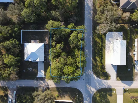 9085 102nd Court, Vero Beach, FL MLS: R11059621