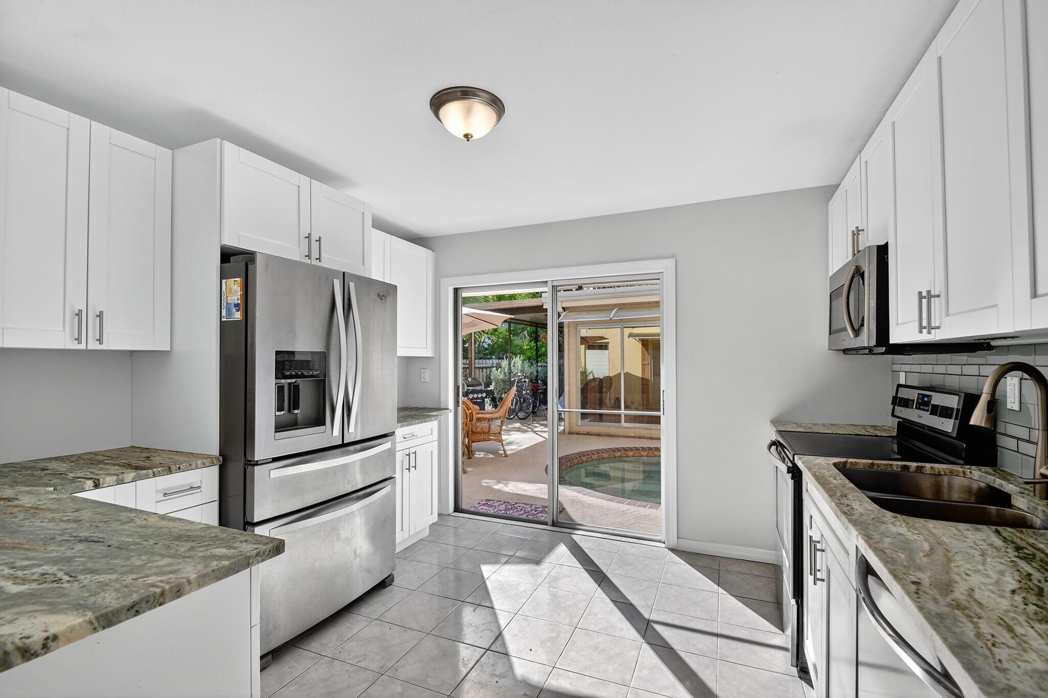 LAKE WORTH TOWN OF - Residential Lease