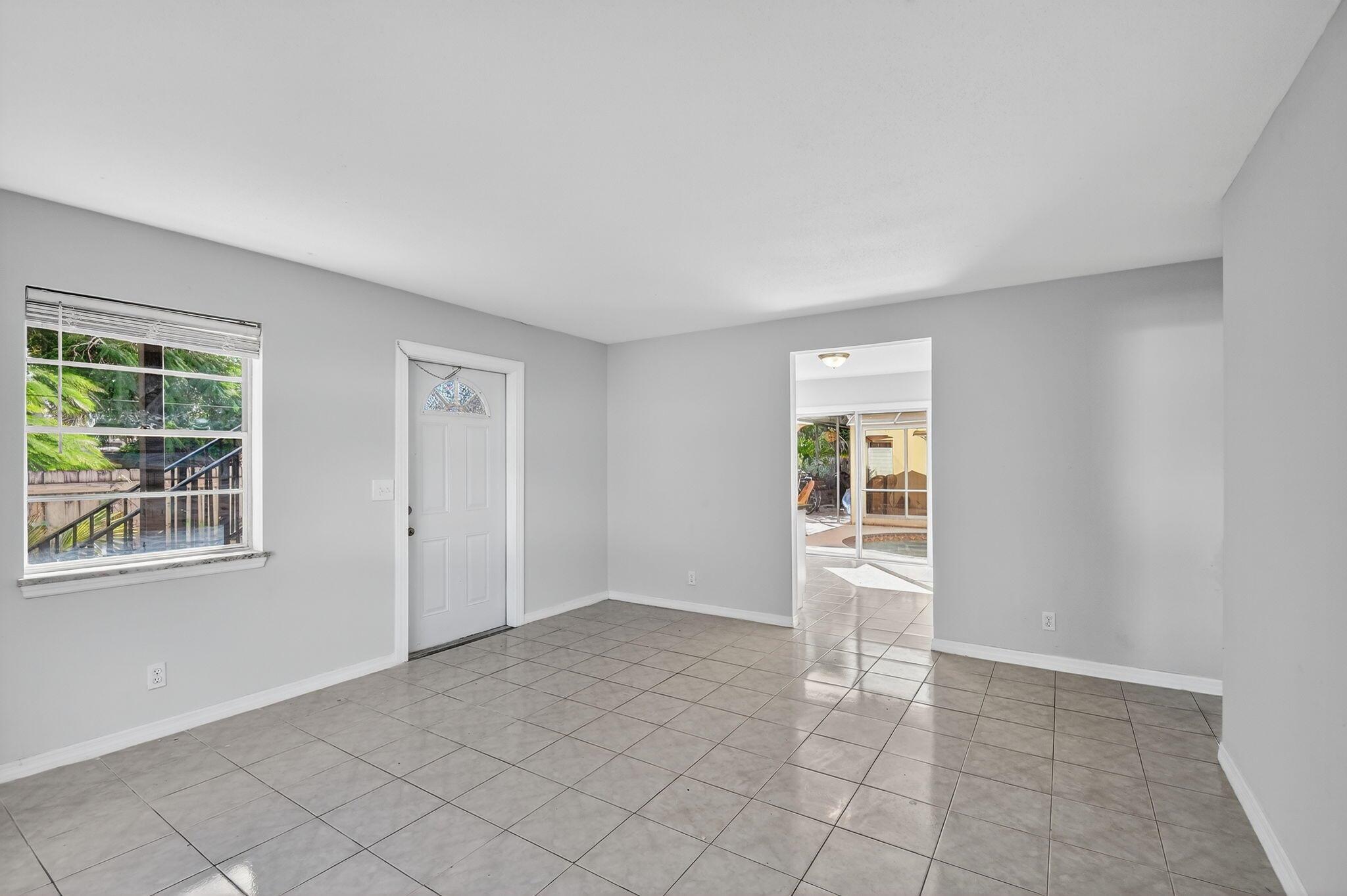 LAKE WORTH TOWN OF - Residential Lease