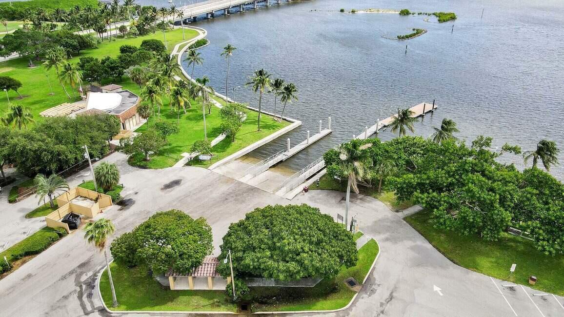 LAKE WORTH TOWN OF - Residential Lease