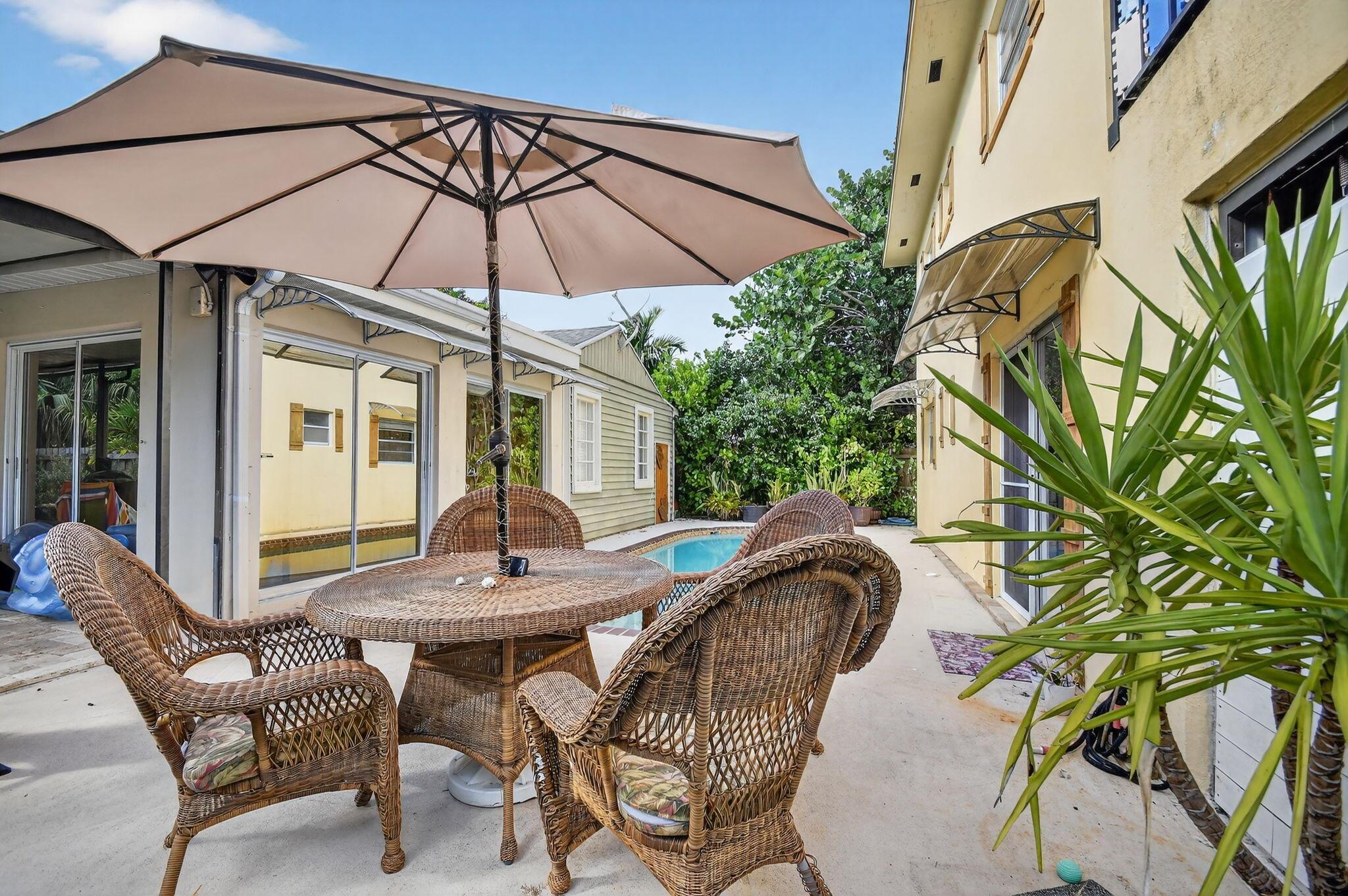 LAKE WORTH TOWN OF - Residential Lease