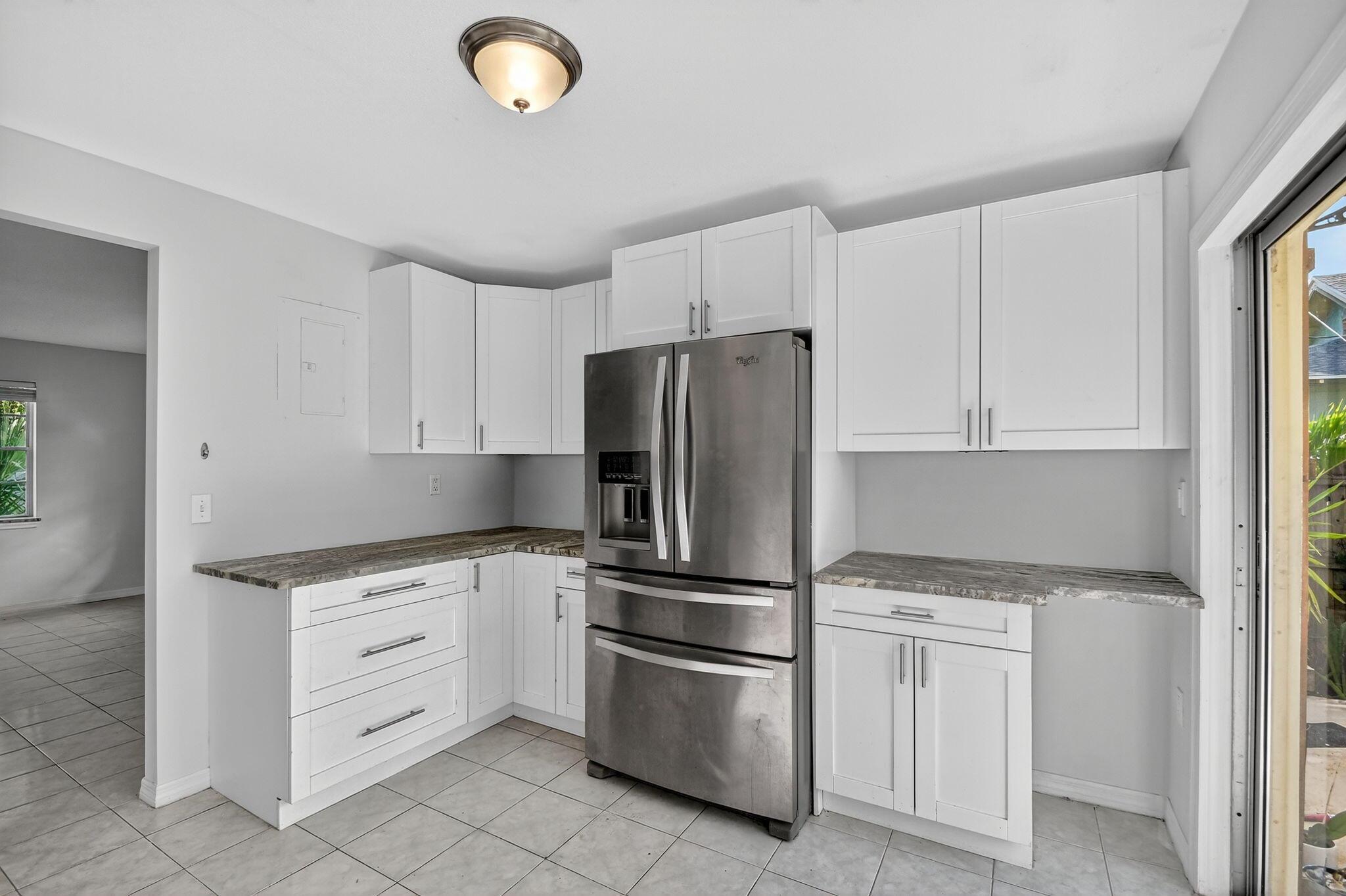 LAKE WORTH TOWN OF - Residential Lease