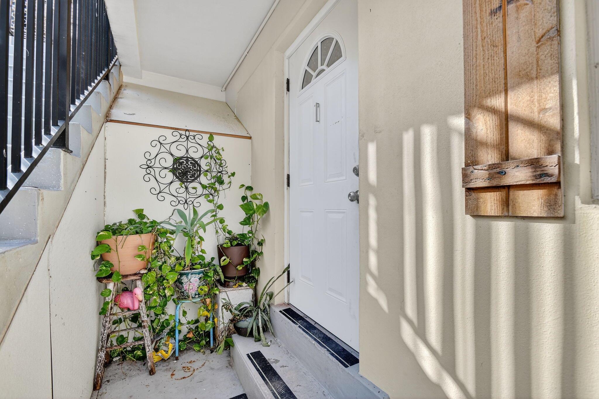 LAKE WORTH TOWN OF - Residential Lease