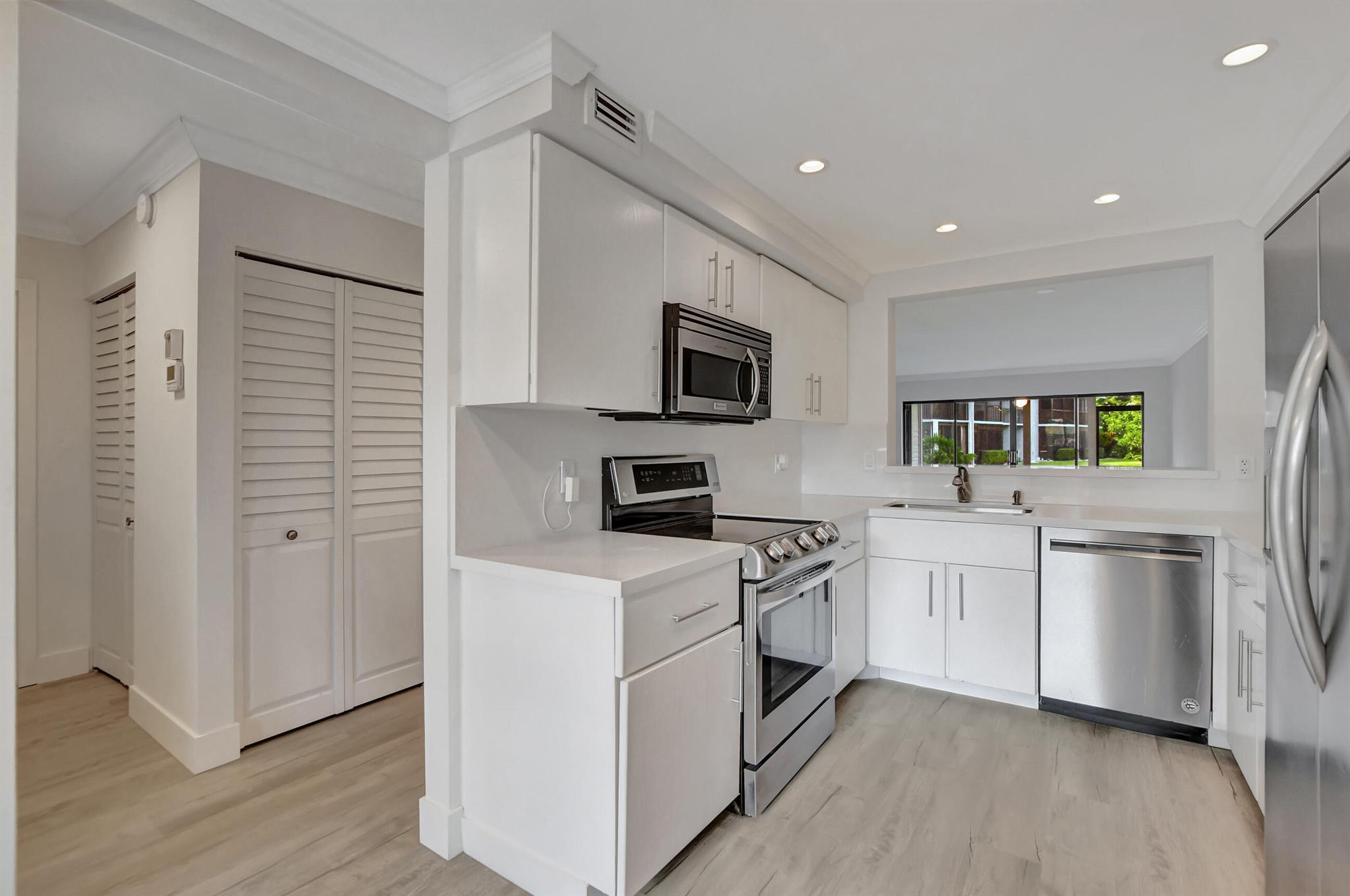 5187 Oak Hill Lane 611