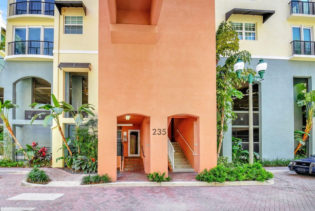 Photo of 235 NE 1st Street #403, Delray Beach, FL 33444 (MLS # R11093262)