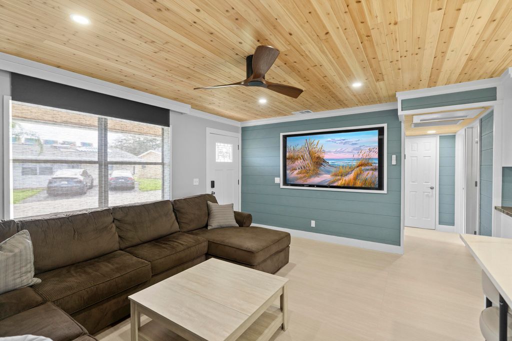 Photo of 2803 Duke Lane, Delray Beach, FL 33445 (MLS # R11098368)