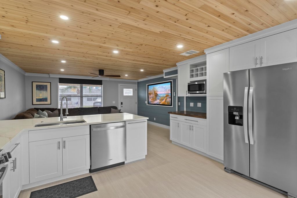 Photo of 2803 Duke Lane, Delray Beach, FL 33445 (MLS # R11098368)