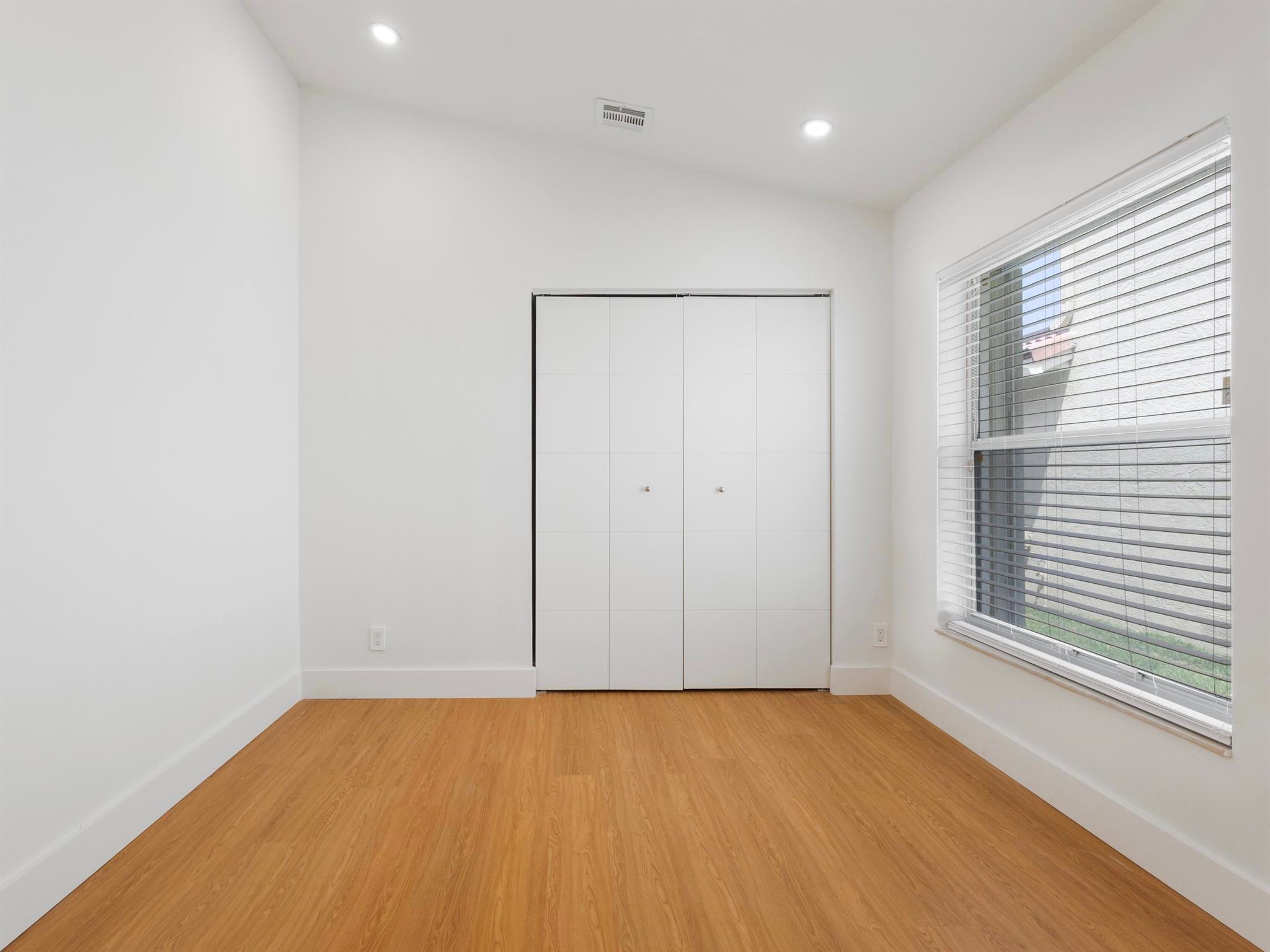 PRINCETON PLACE AT GABLES END - Residential