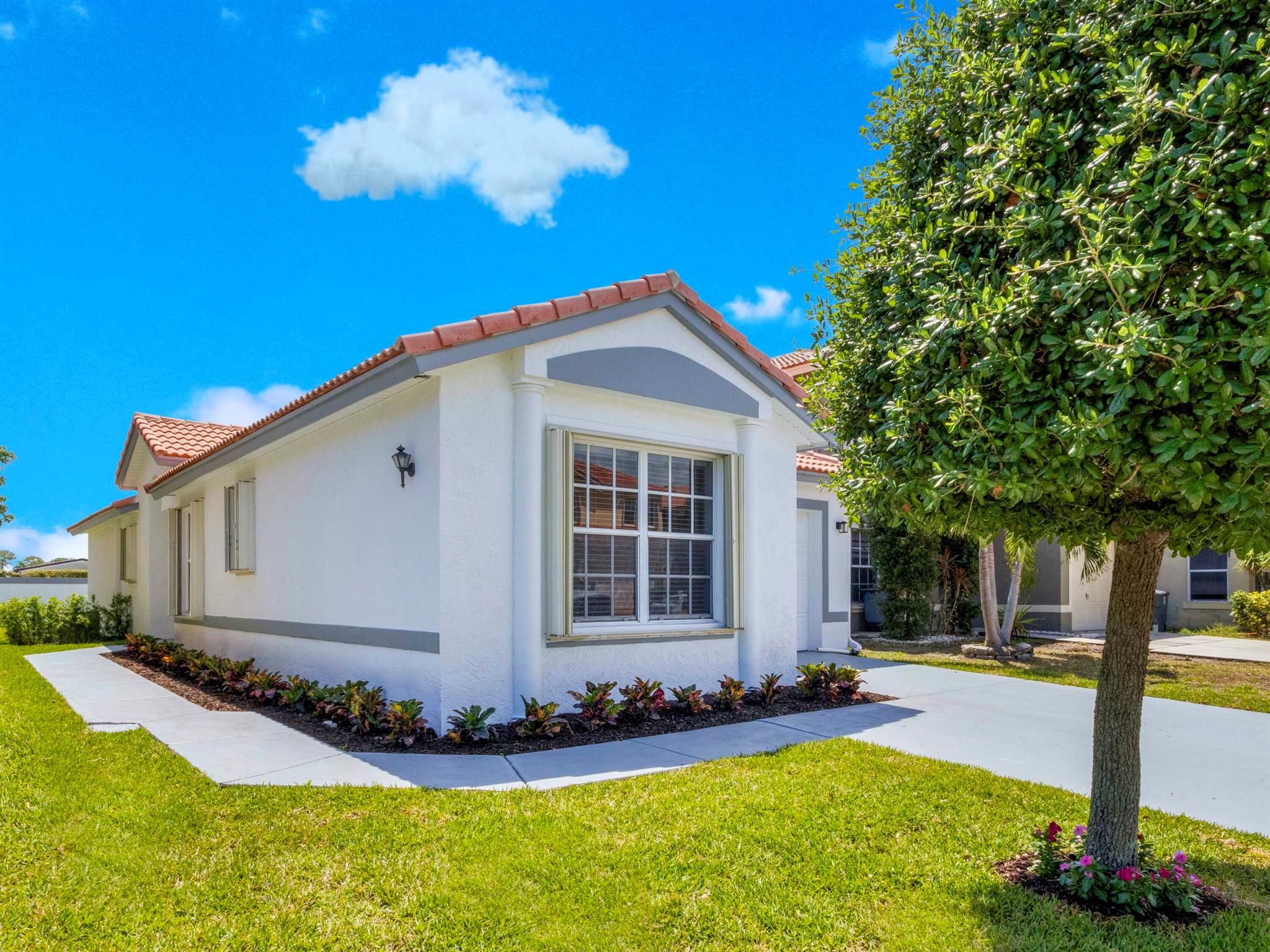 PRINCETON PLACE AT GABLES END - Residential