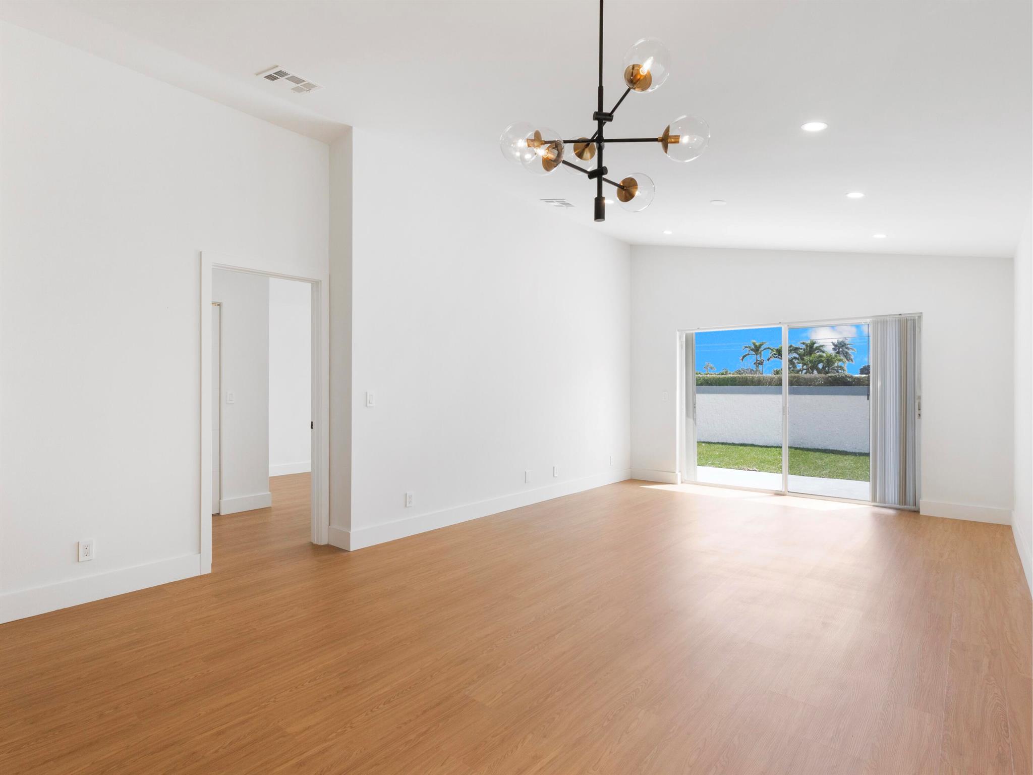 PRINCETON PLACE AT GABLES END - Residential