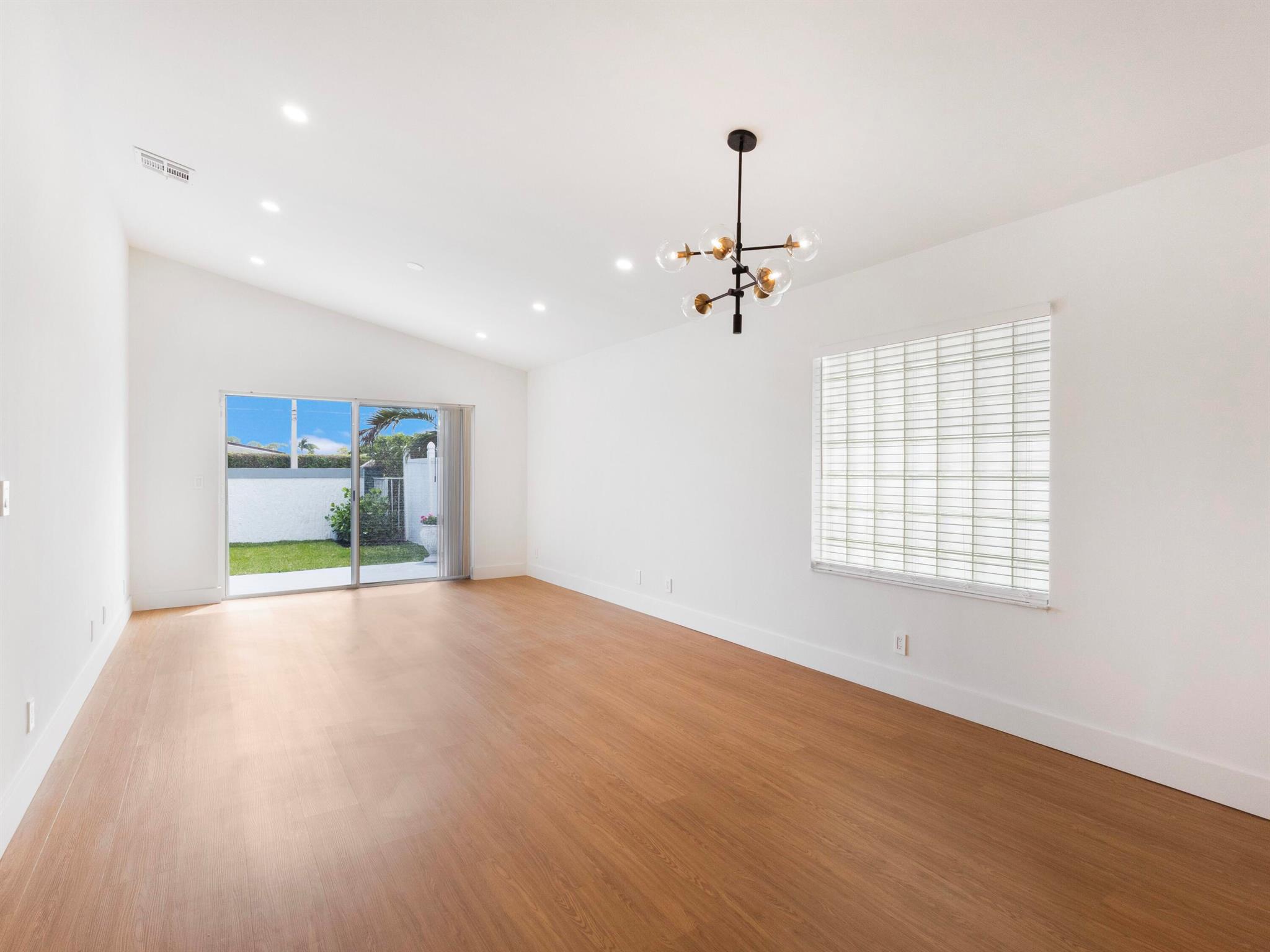 PRINCETON PLACE AT GABLES END - Residential