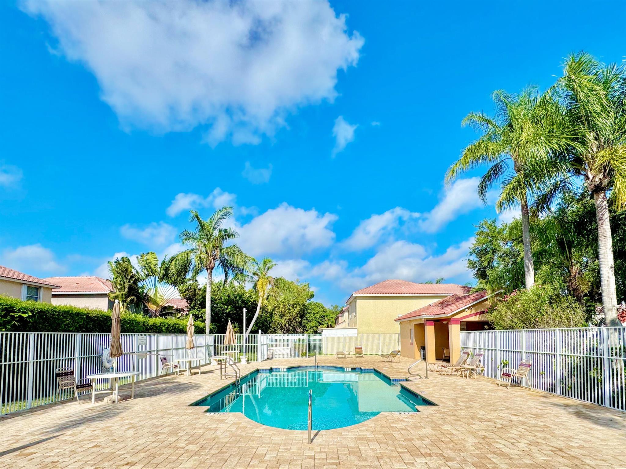 PRINCETON PLACE AT GABLES END - Residential