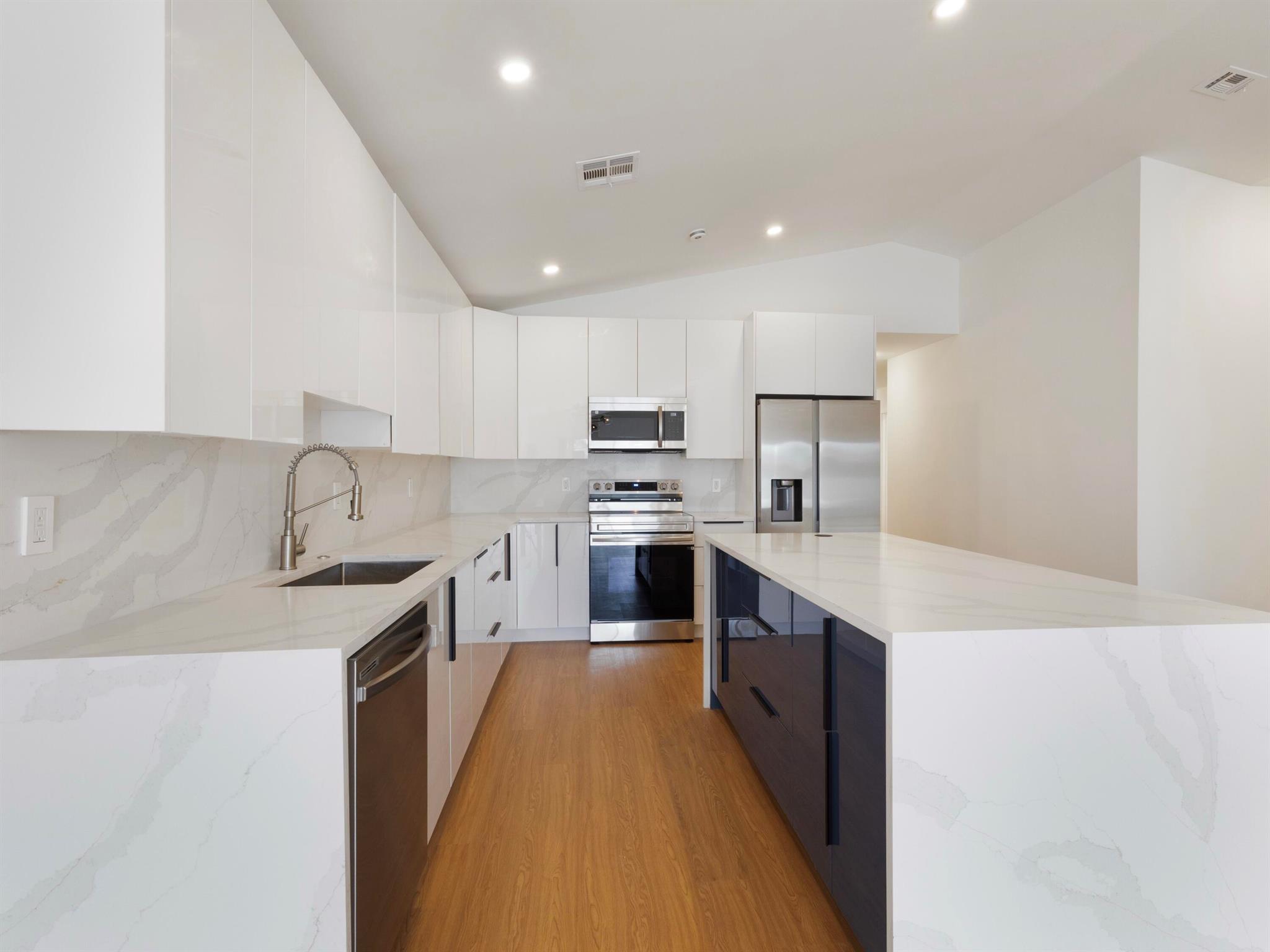 PRINCETON PLACE AT GABLES END - Residential