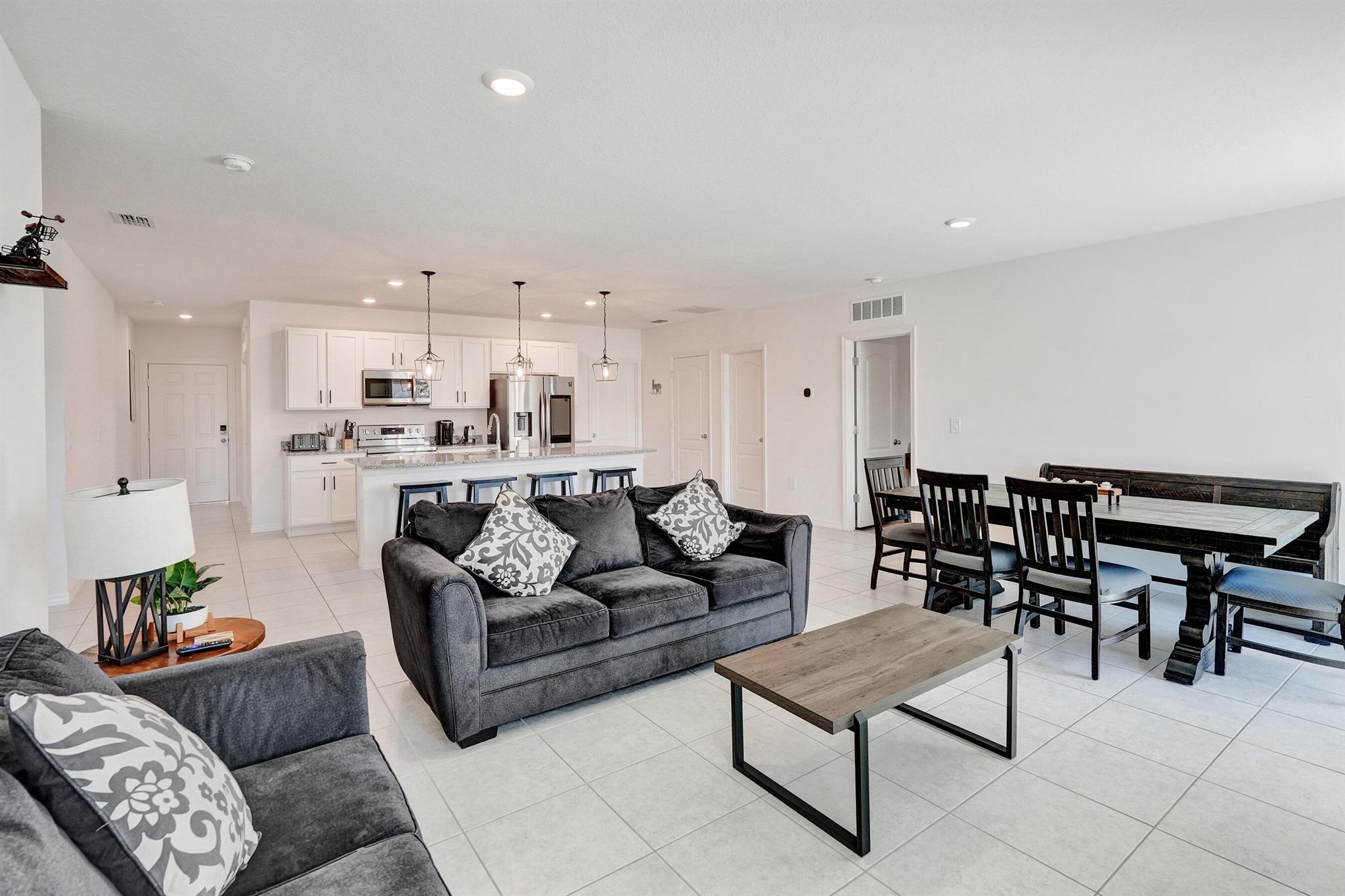 PORT ST LUCIE SECTION 40 - Residential Lease