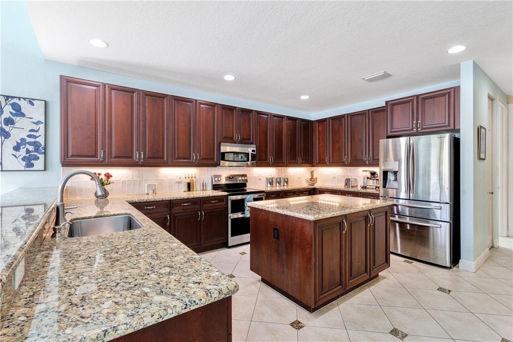 FALCON TRACE PLAT ONE - Residential