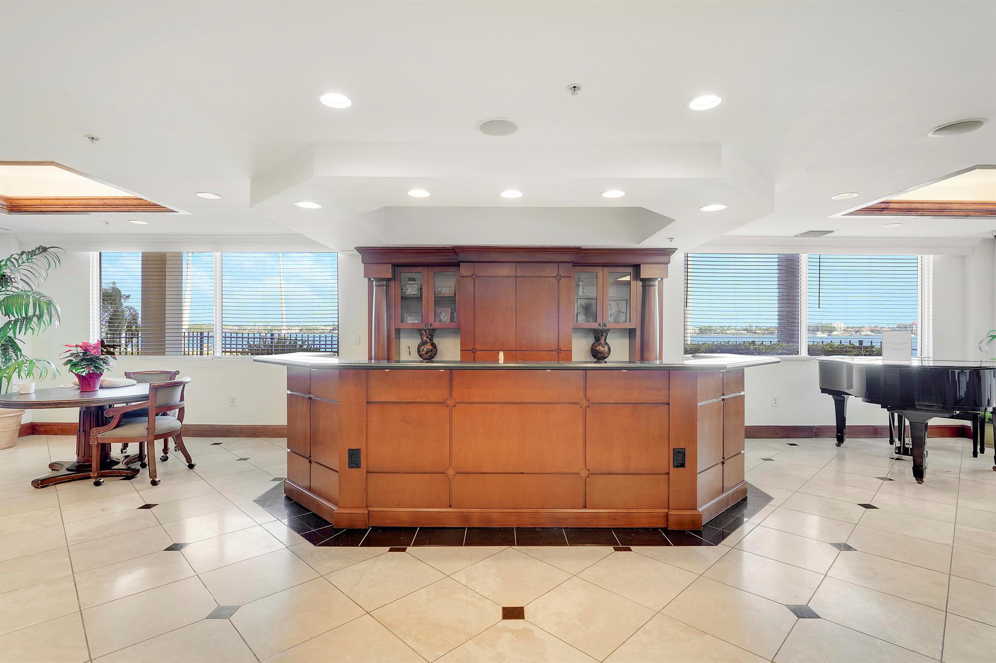 FLAGLER POINTE CONDOMINIU - Residential