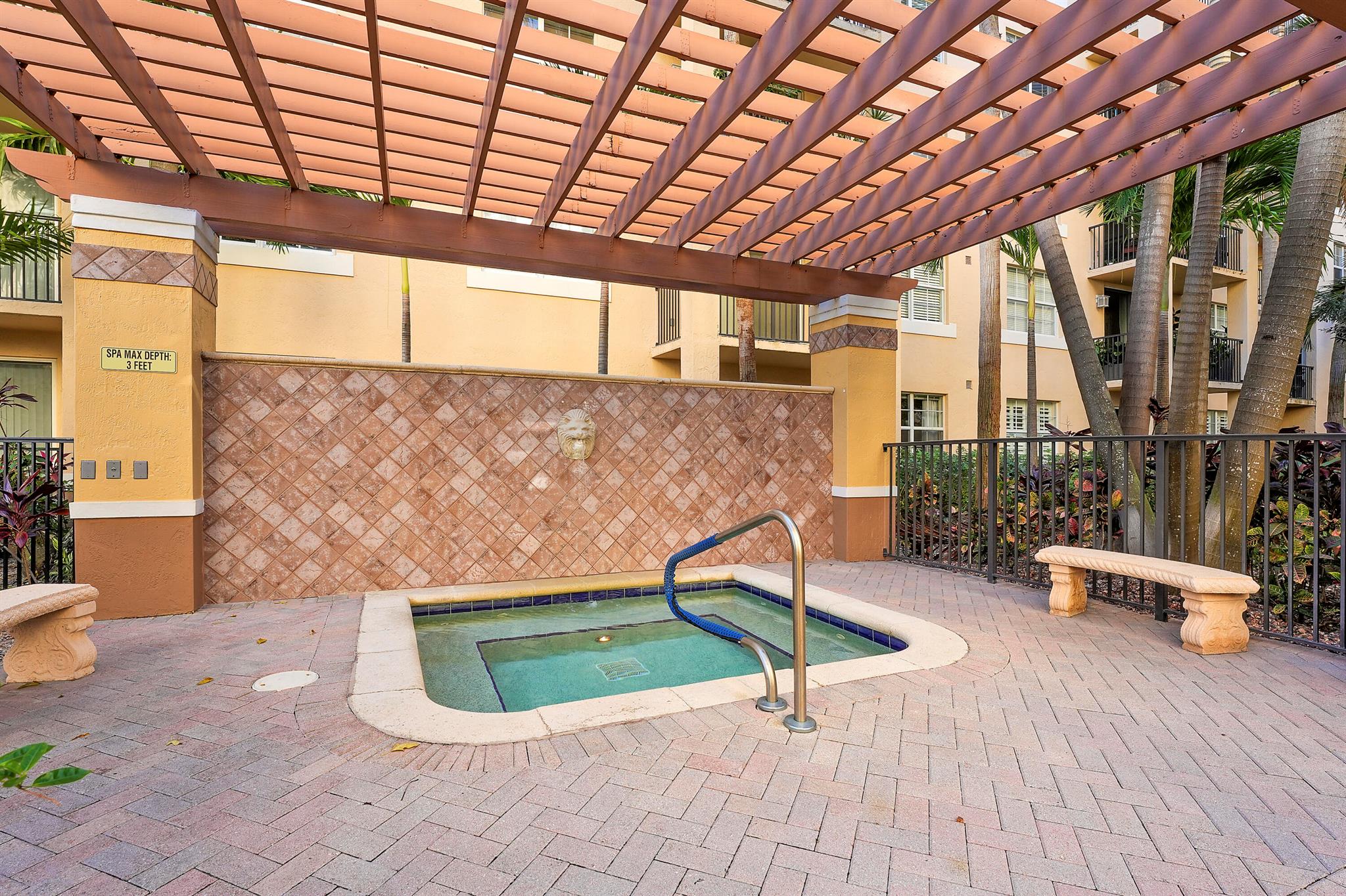 FLAGLER POINTE CONDOMINIU - Residential