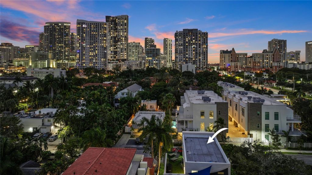 Photo of 18 SE 11th Avenue #1, Fort Lauderdale, FL 33301 (MLS # F10478347)