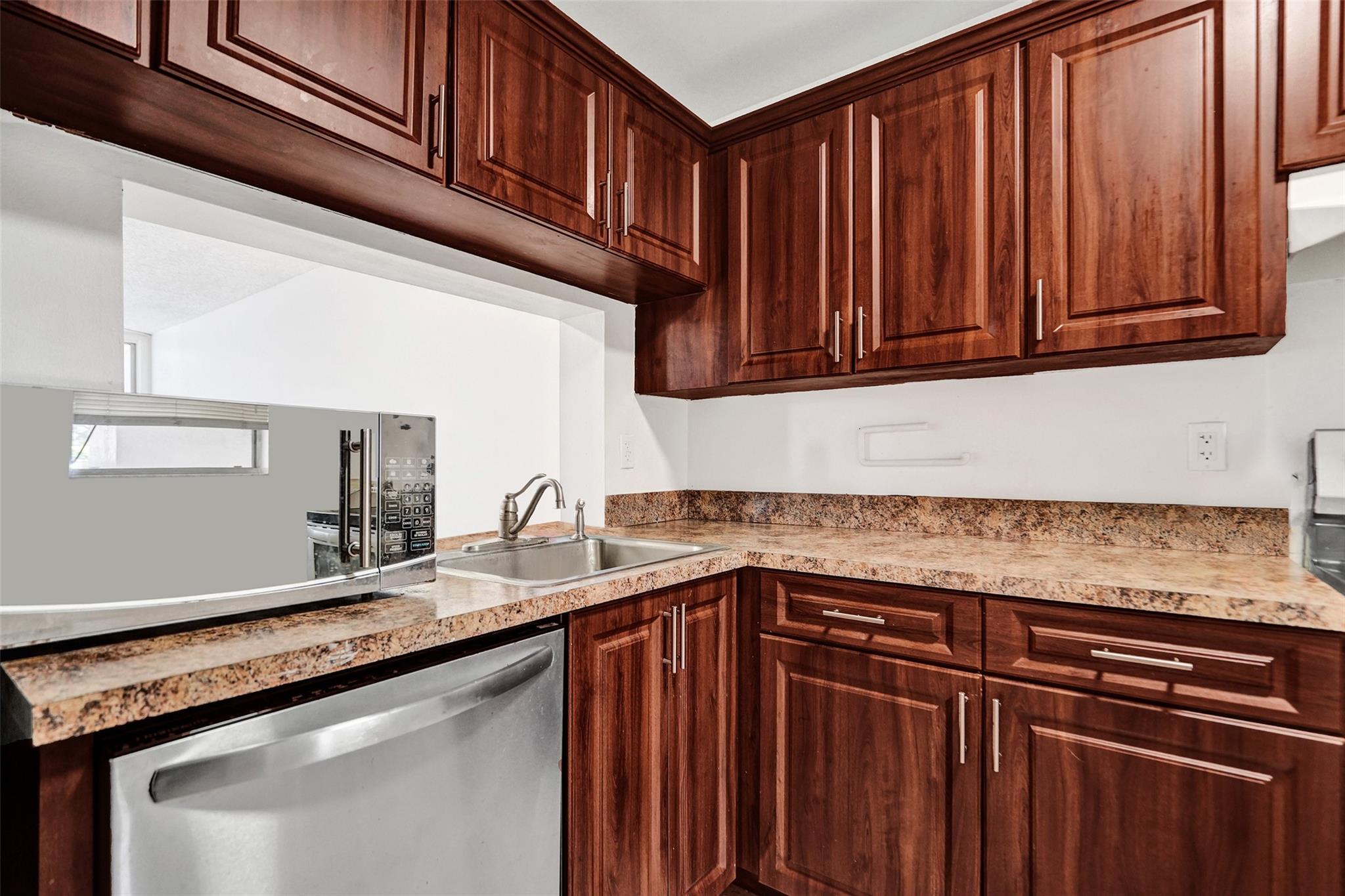 9440 Poinciana Pl 101