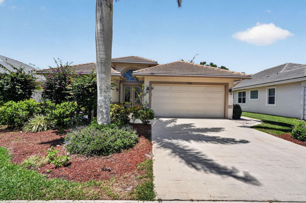 Photo of 7982 SE Hempstead Circle, Hobe Sound, FL 33455 (MLS # B26030491)