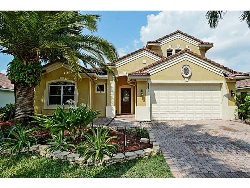 BEAUTIFUL AND SPACIOUS 6 BED / 3.5 BATH POOL HOME IN EXCLUSIVE GATED COMMUNITY OF WESTON HILLS COUNTRY CLUB. TILE AND LAMINATE WOOD FLOORS THROUGHOUT, GRANITE COUNTERTOPS AND STAINLESS STEEL APPLIANCES, CENTRAL VACUUM, FRESHLY PAINTED, AND SO MUCH MORE! E XCELLENT PUBLIC SCHOOLS IN THE AREA, CLOSE TO SHOPPING AND MAJOR HIGHWAYS.