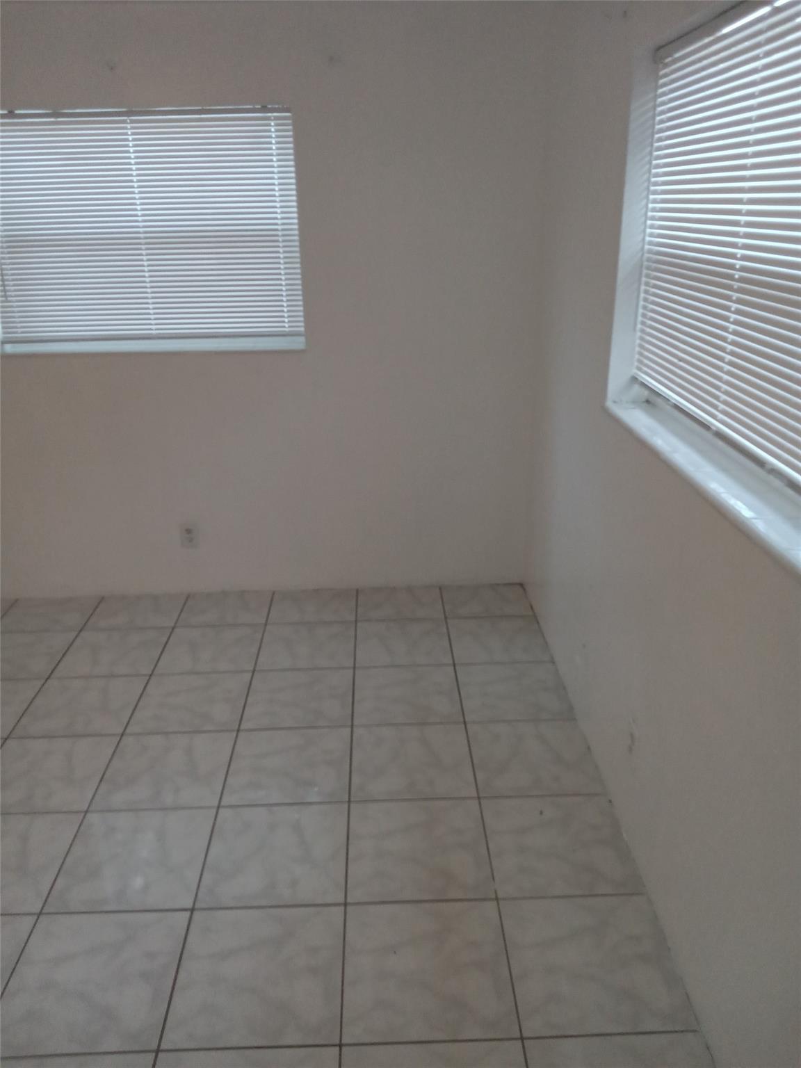 Faulkner Park Sec 3 41-21 - Residential Lease