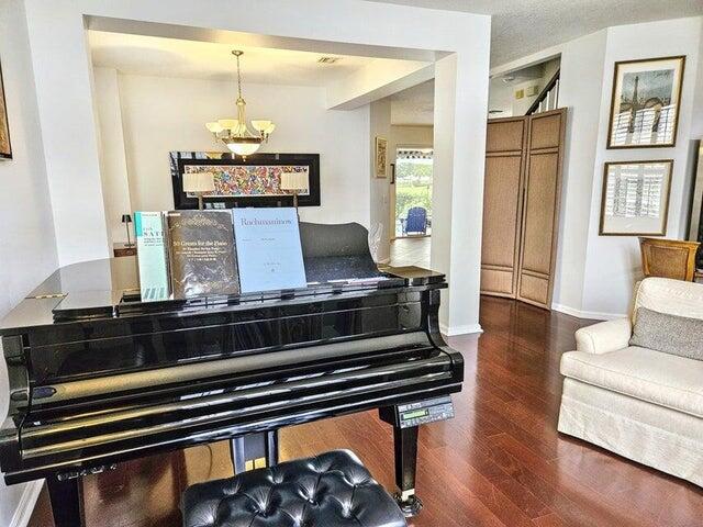 AVONDALE - Residential Lease