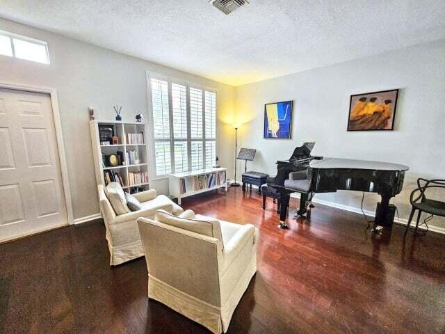 AVONDALE - Residential Lease