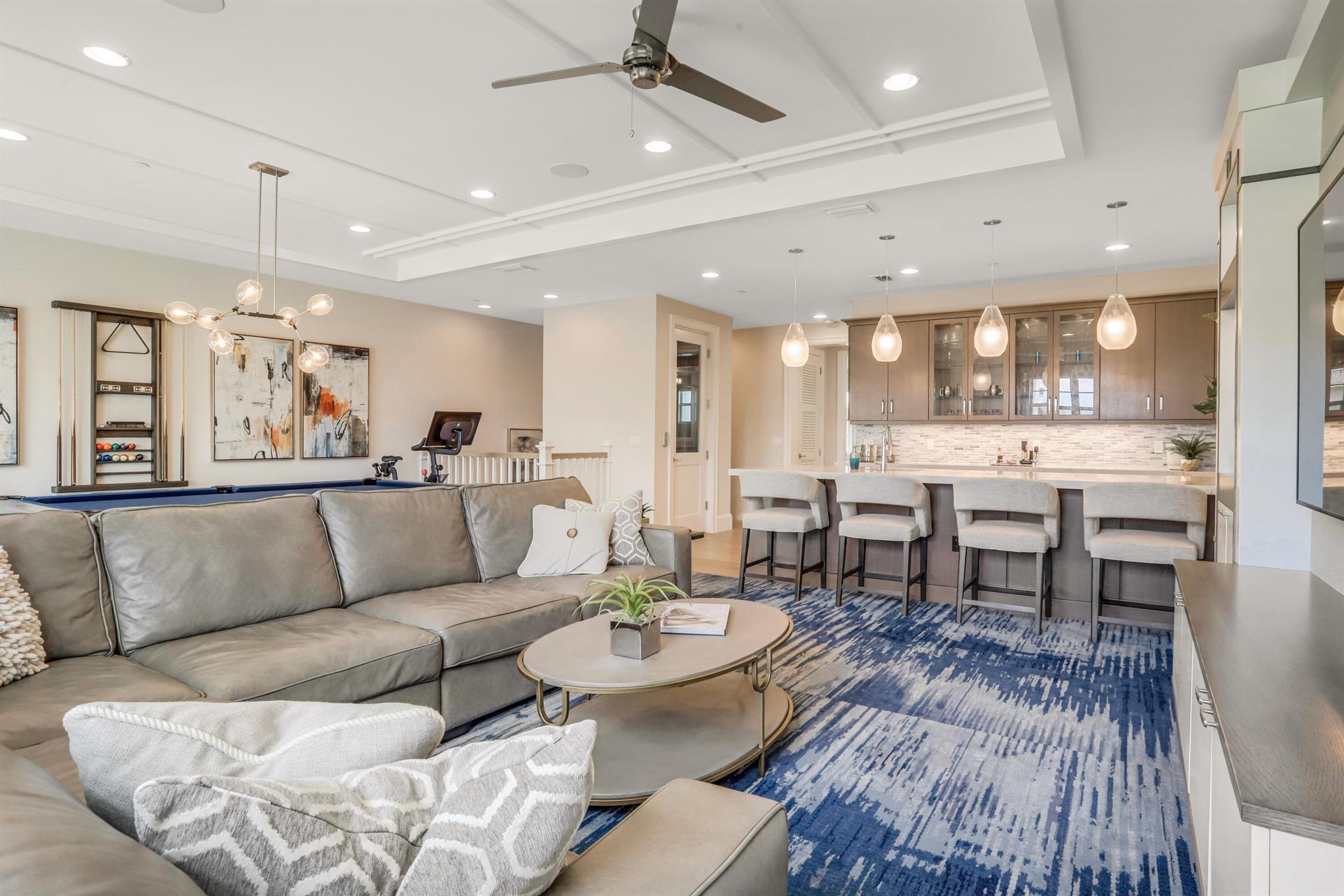 OCEANSIDE TOWNHOMES - Residential