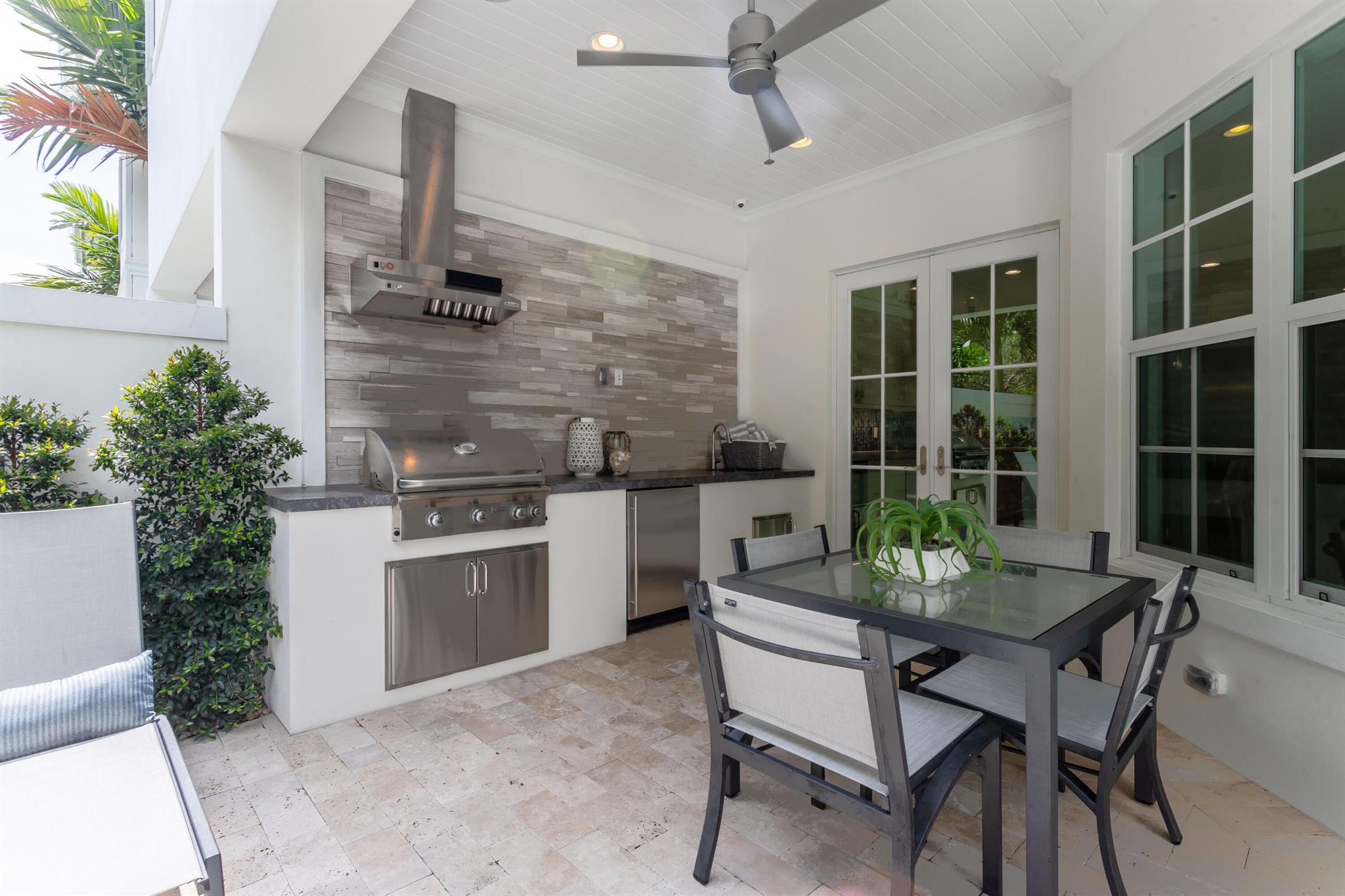 OCEANSIDE TOWNHOMES - Residential