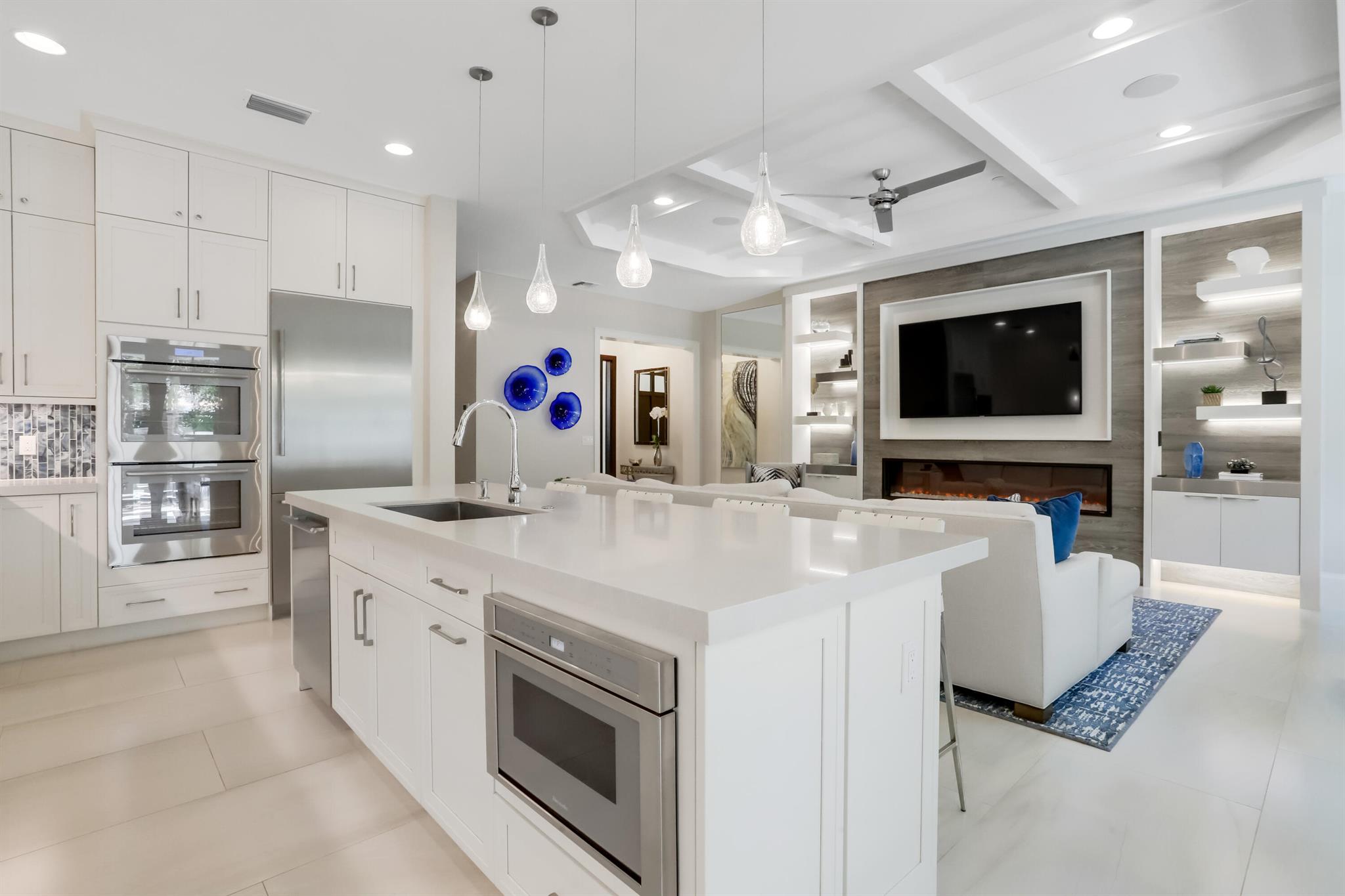 OCEANSIDE TOWNHOMES - Residential