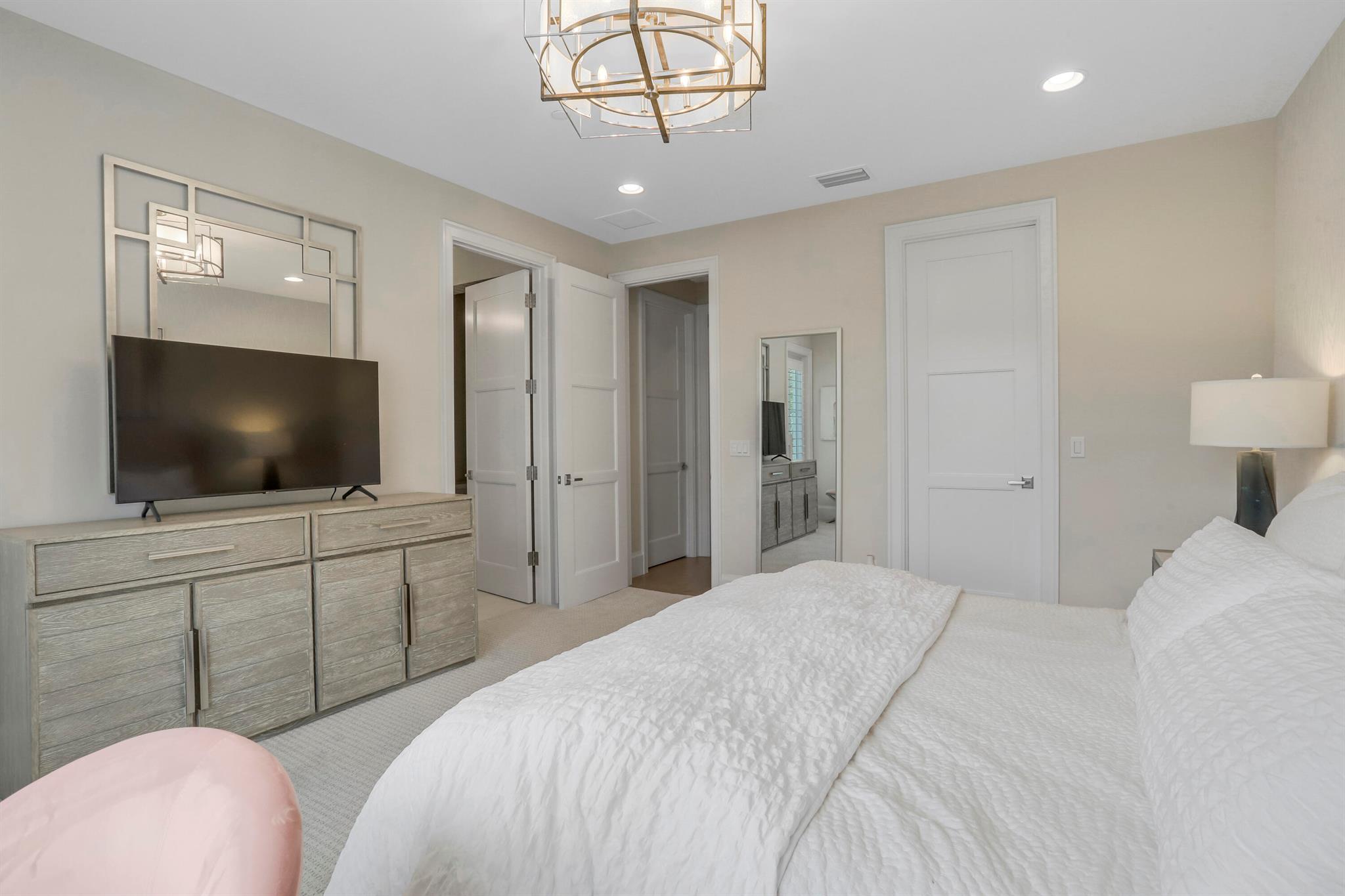 OCEANSIDE TOWNHOMES - Residential