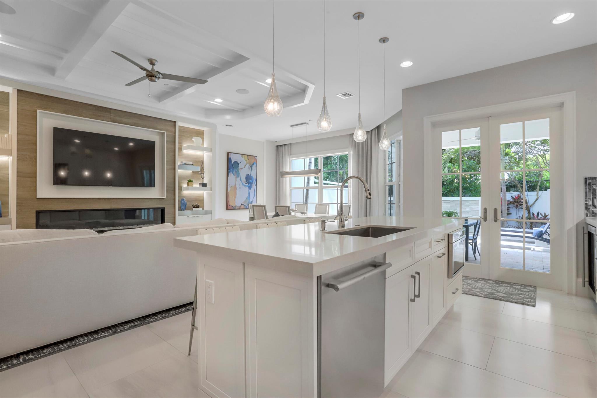 OCEANSIDE TOWNHOMES - Residential