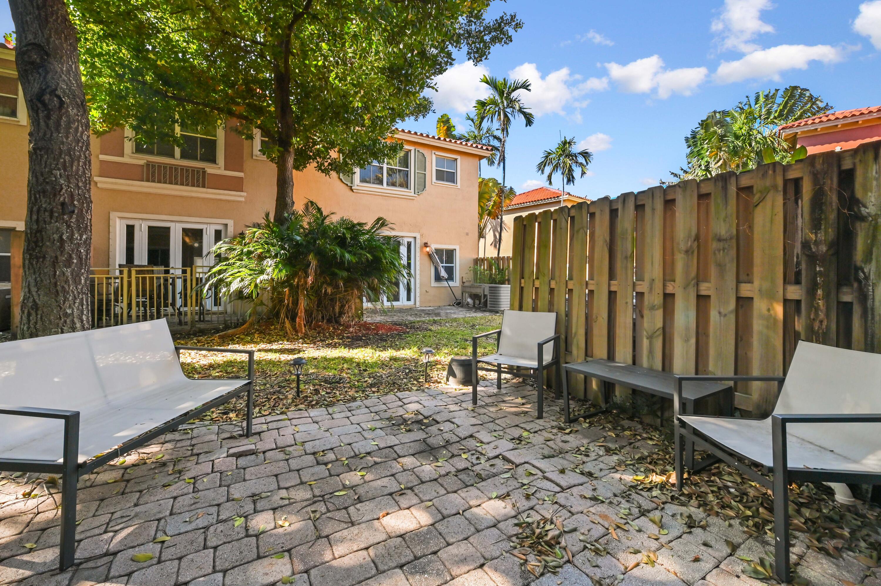 HARBOR ISLES - Residential