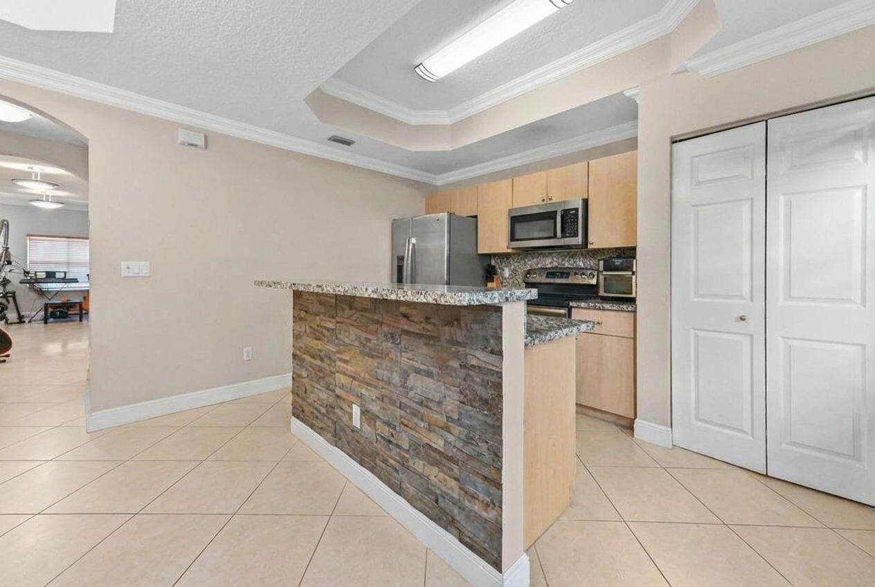 HARBOR ISLES - Residential