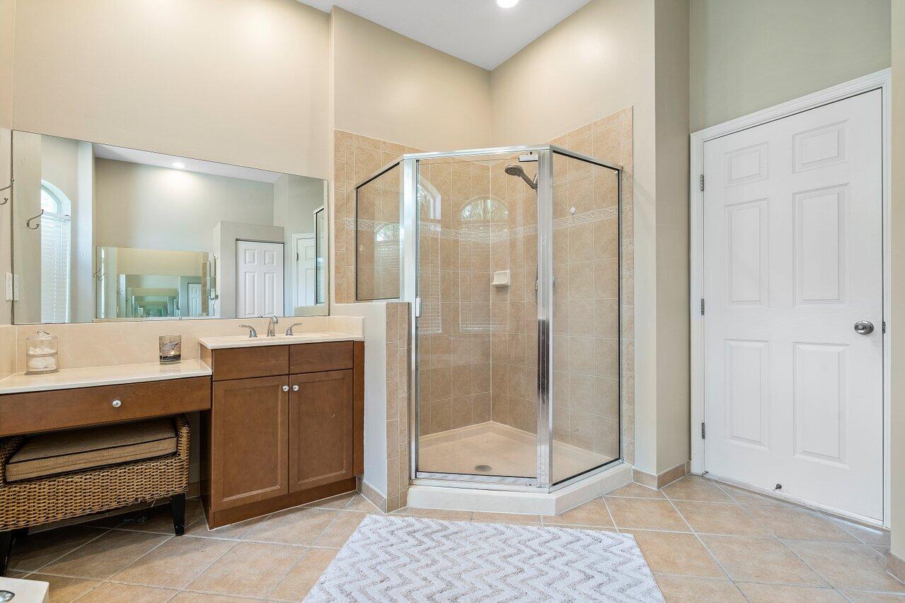 OLYMPIA 2 - Residential Lease