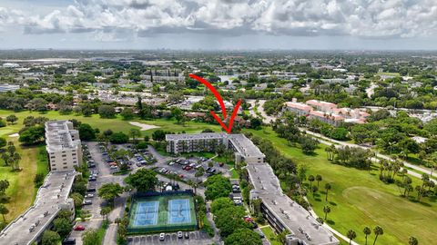 A home in Deerfield Beach