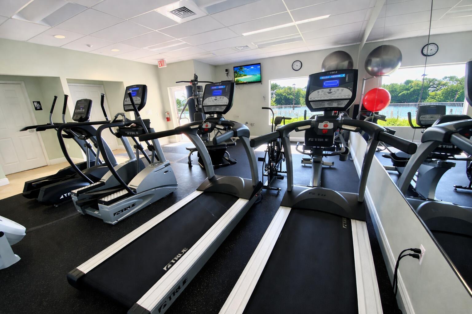 COLONIAL CLUB CONDO SEC 1 - Residential