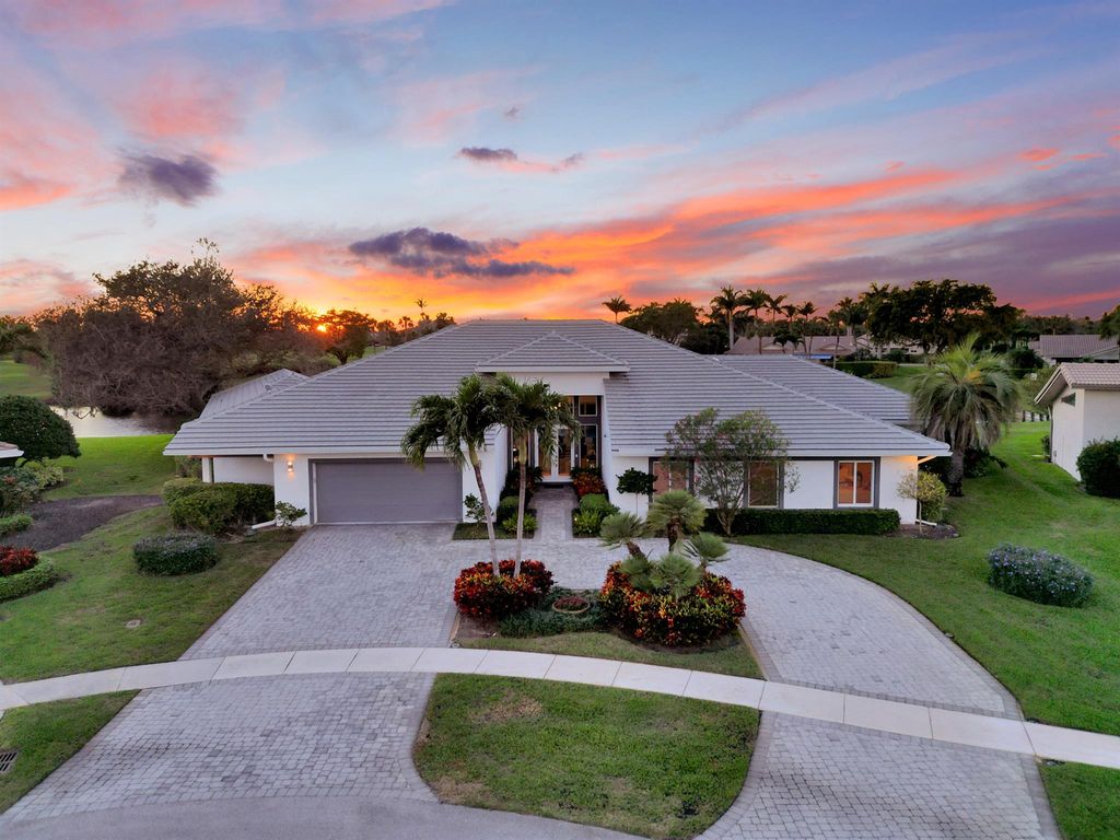 Photo of 16860 Silver Oak Circle, Delray Beach, FL 33445 (MLS # R10958059)
