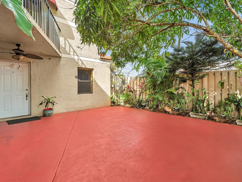 Chateau Wood - Residential